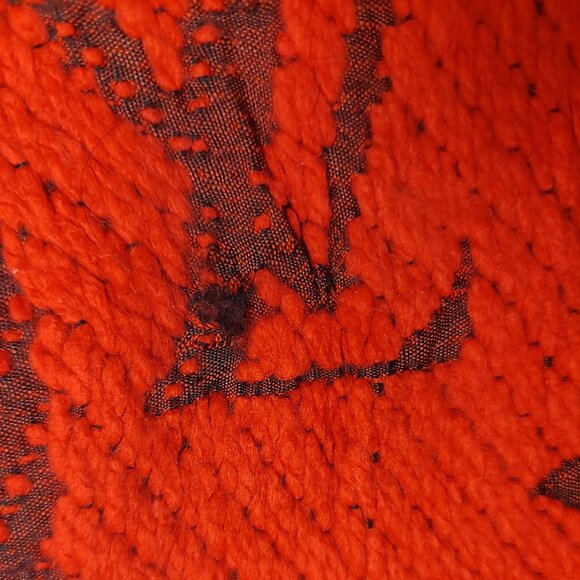 LOUIS VUITTON LV Classic Vintage Red & Burgundy Monogram Scarf VWT - Picture 12 of 15